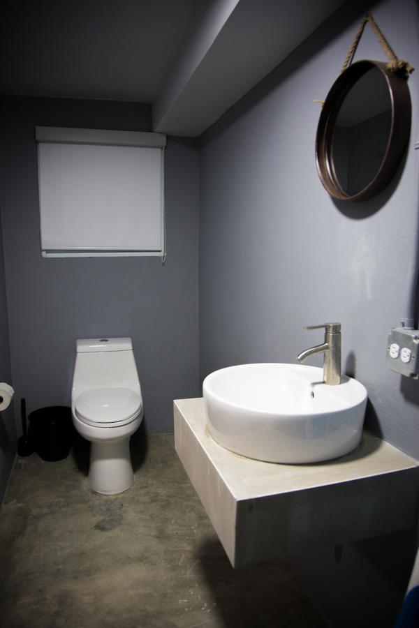 סן חואן Nomada Urban Beach Hostel- Calle Loiza (Adults Only) מראה חיצוני תמונה