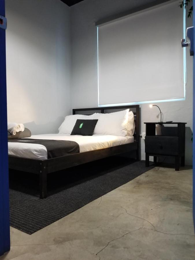 סן חואן Nomada Urban Beach Hostel- Calle Loiza (Adults Only) מראה חיצוני תמונה