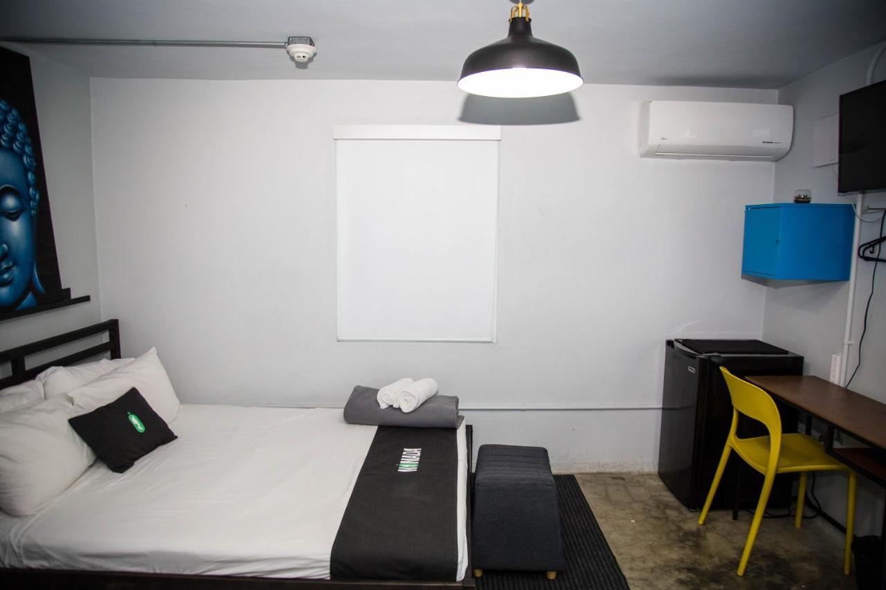 סן חואן Nomada Urban Beach Hostel- Calle Loiza (Adults Only) מראה חיצוני תמונה
