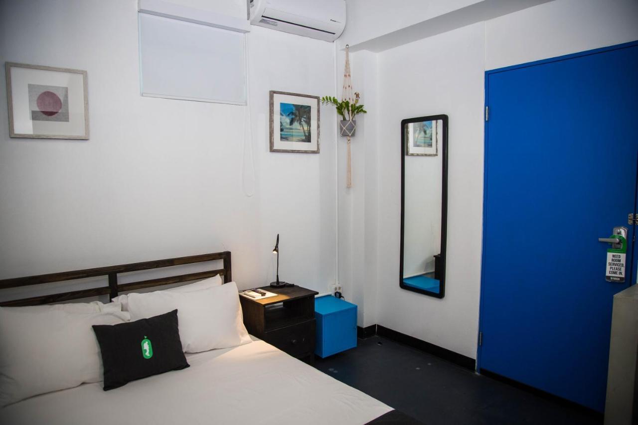 סן חואן Nomada Urban Beach Hostel- Calle Loiza (Adults Only) מראה חיצוני תמונה