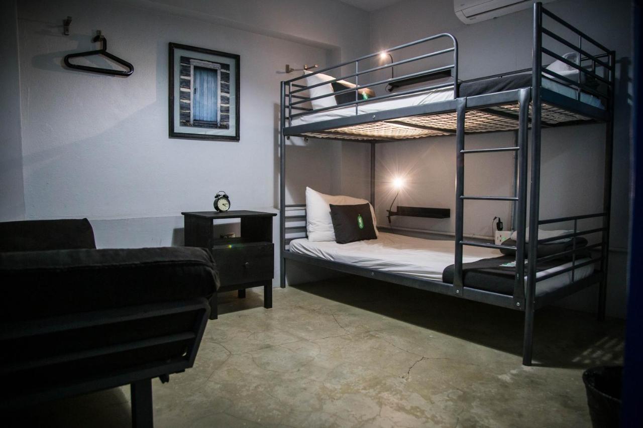 סן חואן Nomada Urban Beach Hostel- Calle Loiza (Adults Only) מראה חיצוני תמונה
